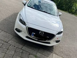 Weiß Gebraucht 2018 Mazda 3 Exclusive-Line Limousine | 12.500 € (Fairer Preis)