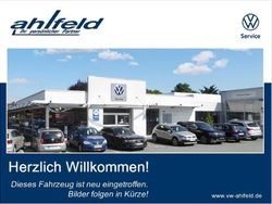 Deep black perleffekt (metallic) Gebraucht 2023 VW T-Roc Style SUV | 28.880 € (Teuer)