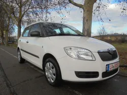 Weiß Gebraucht 2009 Skoda Fabia Kleinwagen | 5.950 €