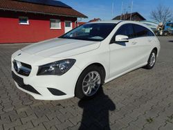 Calcitweiss/zirrusweiss Gebraucht 2016 Mercedes CLA200 Kombi | 14.499 € (Fairer Preis)