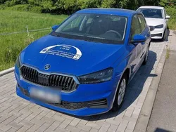 Blau Gebraucht 2023 Skoda Fabia Easy Kleinwagen | 11.900 € (Superpreis)
