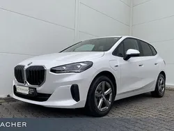 Mineralweiß metallic Gebraucht 2022 BMW 225 Active Tourer Performance Van / Kleinbus | 27.899 € (Fairer Preis)