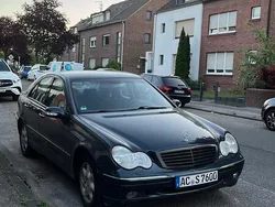 Blau Gebraucht 2003 Mercedes C180 Elegance Limousine | 2.400 € (Fairer Preis)