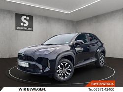 Mysticschwarz mica Gebraucht 2024 Toyota Yaris Hybrid Team SUV | 29.680 € (Teuer)