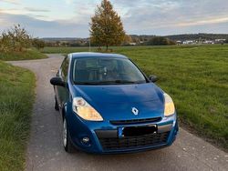 Blau Gebraucht 2009 Renault Clio III Limousine | 3.500 €