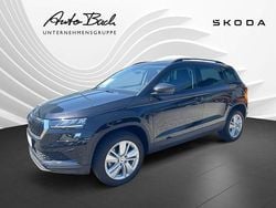 Schwarz (blackmagic perleffekt) Gebraucht 2024 Skoda Karoq Selection SUV | 28.980 € (Superpreis)