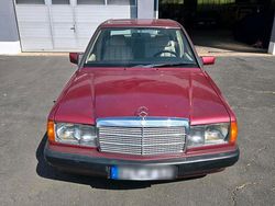 Rot Gebraucht 1994 Mercedes 190 Limousine | 6.500 €