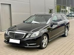 Schwarz Gebraucht 2012 Mercedes E250 AMG Kombi | 10.700 € (Fairer Preis)