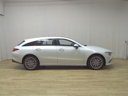 Weiß Gebraucht 2021 Mercedes CLA220 Shooting Brake Progressive Kombi | 19.880 € (Superpreis)