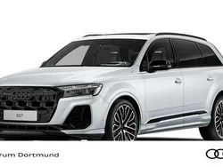 Satellitsilber metallic Gebraucht 2025 Audi SQ7 SUV | 137.770 €