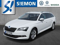 Weiß metallic Gebraucht 2016 Skoda Superb Style Kombi | 25.930 €
