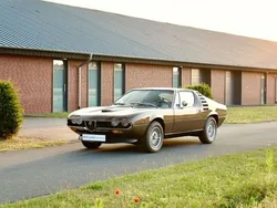 Alfa Romeo Montreal