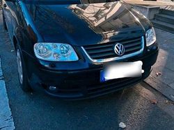 Schwarz Gebraucht 2006 VW Touran Van / Kleinbus | 1.000 € (Superpreis)