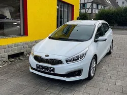 Weiß Gebraucht 2017 Kia Ceed Sportswagon DREAM-TEAM Edition Kombi | 9.550 € (Fairer Preis)