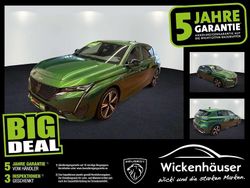 Lackierung olivgrün/typ aussenverkleidun (metallic) Gebraucht 2023 Peugeot 308 GT Limousine | 24.990 € (Etwas zu teuer)