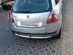 Grau Gebraucht 2004 Fiat Stilo Kleinwagen | 1.400 €