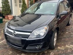 Schwarz Gebraucht 2006 Opel Astra Edition Kombi | 1.500 € (Guter Preis)