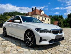 Weiß Gebraucht 2019 BMW 320 Sport Line Limousine | 21.900 € (Fairer Preis)