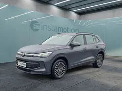 Grau Gebraucht 2024 VW Tiguan Life SUV | 42.045 € (Guter Preis)