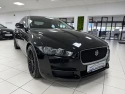 Schwarz Gebraucht 2016 Jaguar XE Pure Limousine | 11.200 € (Superpreis)