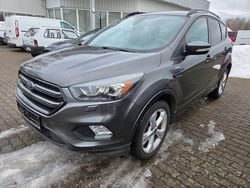 Grau Gebraucht 2017 Ford Kuga ST-Line SUV | 8.900 € (Guter Preis)