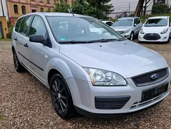 Silber Gebraucht 2005 Ford Focus Kombi | 1.999 € (Etwas zu teuer)
