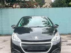 Schwarz Gebraucht 2018 Peugeot 208 Kleinwagen | 3.700 € (Superpreis)