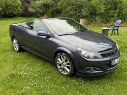 Blau Gebraucht 2006 Opel Astra Cabriolet Cosmo Cabrio | 4.200 € (Etwas zu teuer)