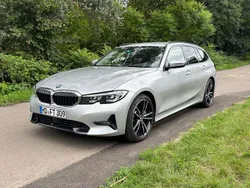 Silber Gebraucht 2020 BMW 330 Sport Line Kombi | 28.500 € (Guter Preis)