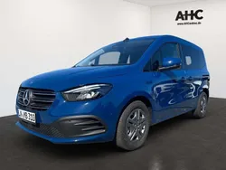 Noseanblau Gebraucht 2025 Mercedes T180 Style Van / Kleinbus | 33.490 € (Teuer)