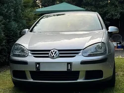 Grau Gebraucht 2004 VW Golf V Kleinwagen | 2.499 € (Fairer Preis)