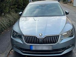 Grau Gebraucht 2016 Skoda Superb Limousine | 20.440 € (Etwas zu teuer)