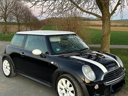 Schwarz Gebraucht 2002 Mini Cooper S Kleinwagen | 2.950 €