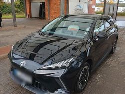 Schwarz Gebraucht 2023 MG MG4 EV Luxury Kleinwagen | 22.750 € (Fairer Preis)