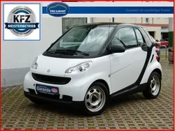 Weiß /schwarz Gebraucht 2012 Smart ForTwo Coupé Coupé | 6.490 € (Fairer Preis)
