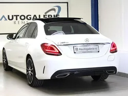Weiß Gebraucht 2019 Mercedes C300 AMG line Limousine | 32.990 € (Teuer)