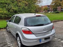 Silber Gebraucht 2004 Opel Astra Edition Limousine | 1.700 € (Guter Preis)