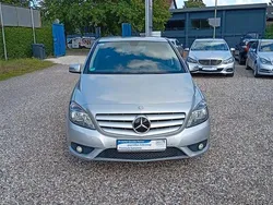 Silber Gebraucht 2014 Mercedes B180 Van / Kleinbus | 12.669 € (Guter Preis)
