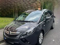 Grau Gebraucht 2016 Opel Zafira Tourer Van / Kleinbus | 12.400 € (Etwas zu teuer)