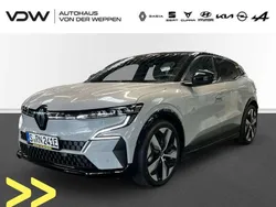 Rafal grau mit schwarzem dach Gebraucht 2024 Renault Mégane Techno Limousine | 38.490 € (Etwas zu teuer)