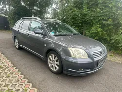 Grau Gebraucht 2005 Toyota Avensis Sol Kombi | 2.999 € (Fairer Preis)