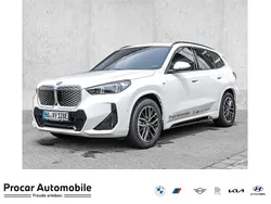 Weiß Gebraucht 2025 BMW iX1 M Sport SUV | 48.490 € (Etwas zu teuer)