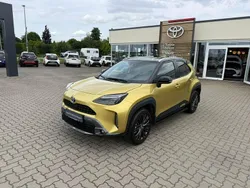 Gold Gebraucht 2022 Toyota Yaris Cross SUV | 25.950 € (Fairer Preis)