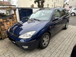 Blau Gebraucht 2003 Ford Focus Ghia Limousine | 4.999 €