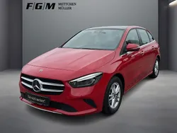 Rot Gebraucht 2019 Mercedes B180 Style Van / Kleinbus | 22.390 € (Fairer Preis)