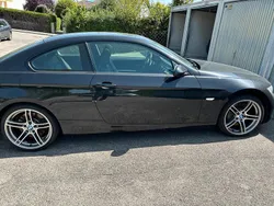 Schwarz Gebraucht 2009 BMW 330 Coupé | 14.900 € (Fairer Preis)