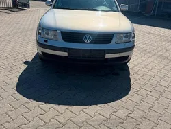 Silber Gebraucht 1999 VW Passat Kombi | 750 € (Guter Preis)