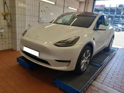 Weiß Gebraucht 2023 Tesla Model Y Long Range AWD SUV | 36.000 € (Guter Preis)