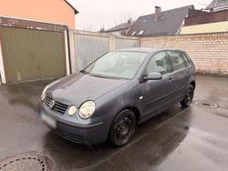 Grau Gebraucht 2003 VW Polo Limousine | 950 € (Guter Preis)