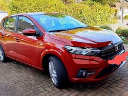 Rot Gebraucht 2022 Dacia Sandero Essentiel Kleinwagen | 11.800 € (Guter Preis)
